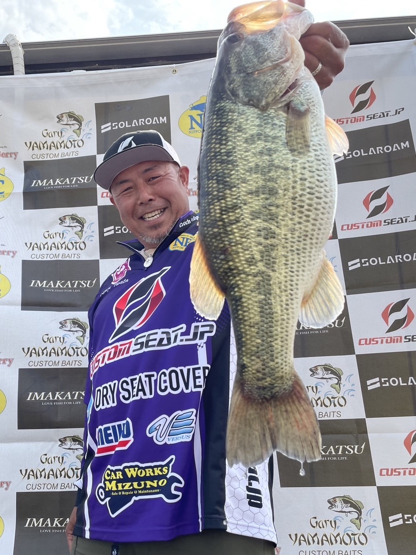 バストーナメント