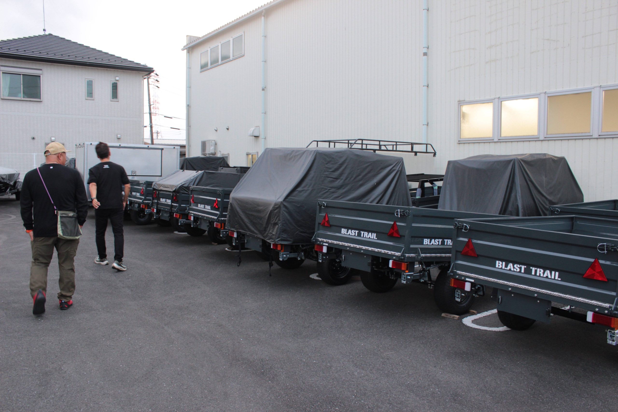 ブラストトレーラー