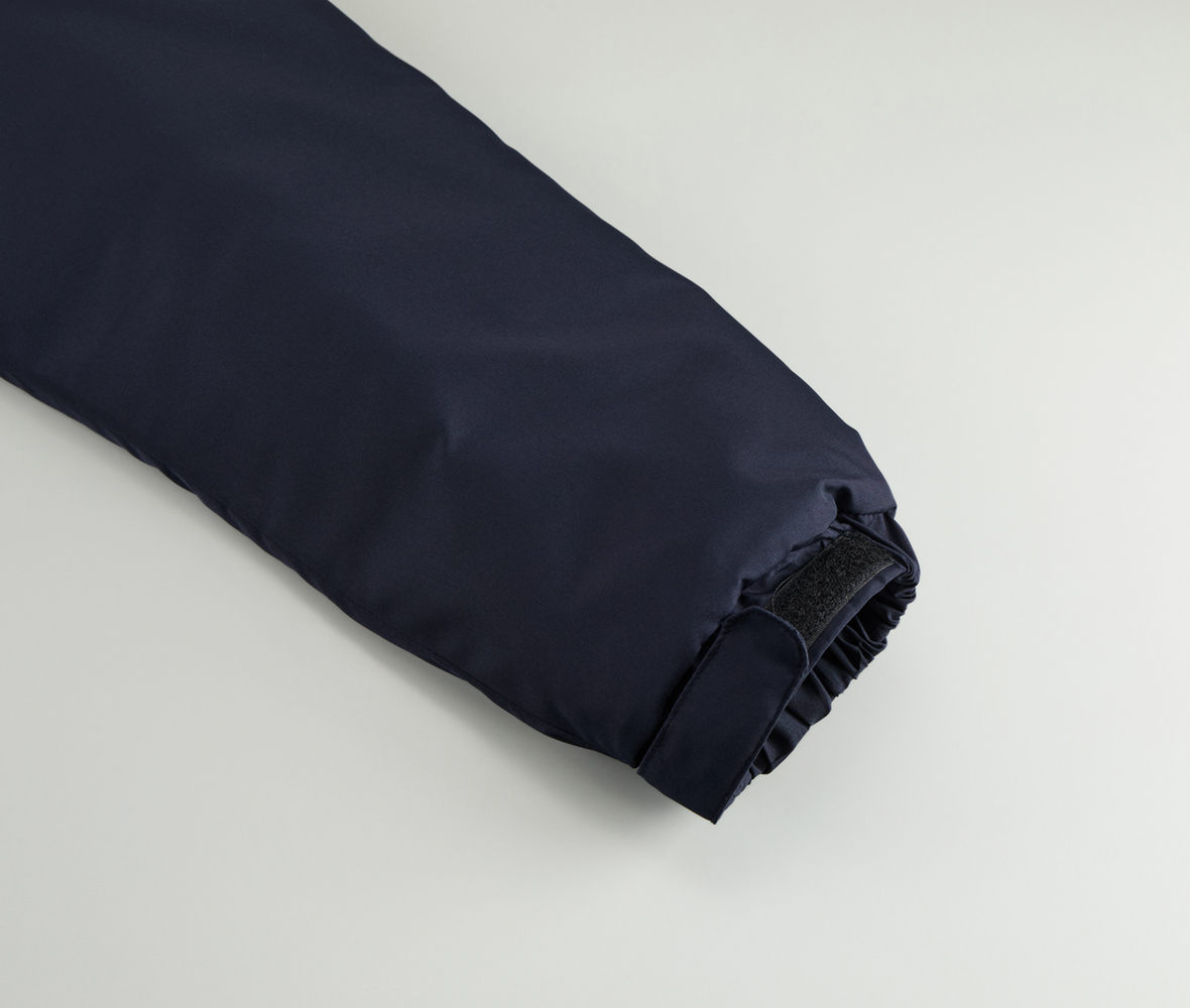 袖口は調整可能